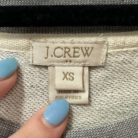 J Crew Outlet Women’s Size XS Crew Neck Sweater Two Toned Gray Pullover Causal - Picture 3 of 4